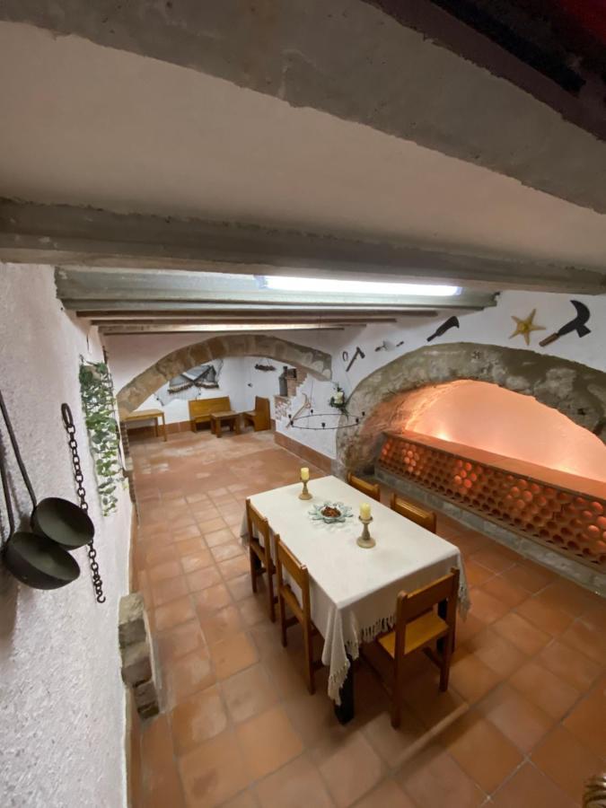 Moli Den Burch Villa Santa Eulalia de Ronsaná Exteriör bild