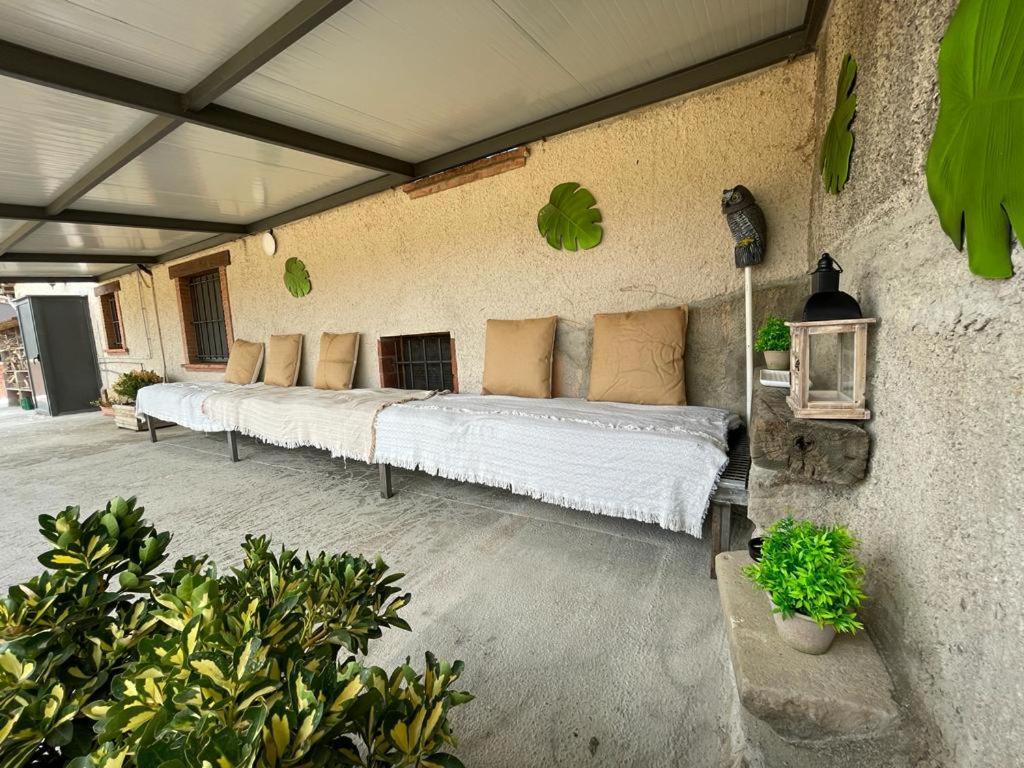 Moli Den Burch Villa Santa Eulalia de Ronsaná Exteriör bild
